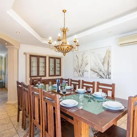 Iris By Algarve Holidays Villa
