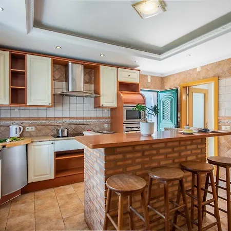 Iris By Algarve Holidays Villa *