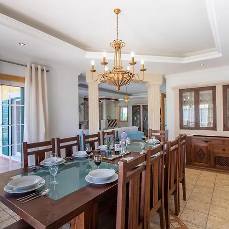 Iris فيلة البوفيرا