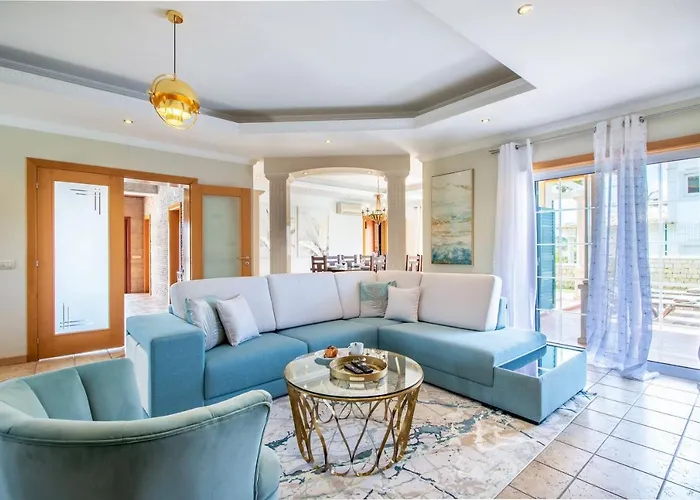 Iris Willa Albufeira